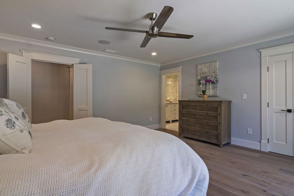 undefined Modern Serenity 7