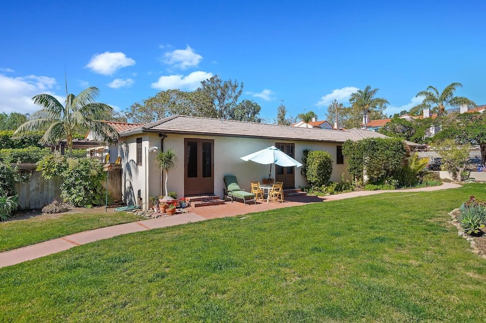 undefined Garden Cottage - Miramar Beach With Shared Deck 2