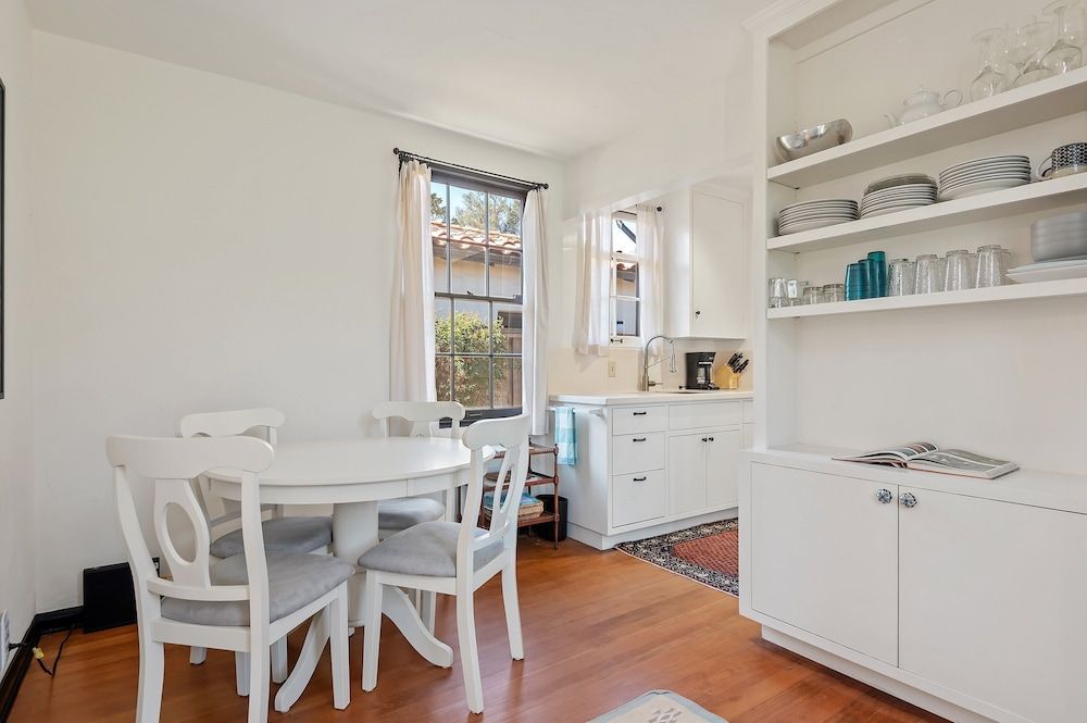 undefined Garden Cottage - Miramar Beach With Shared Deck 9