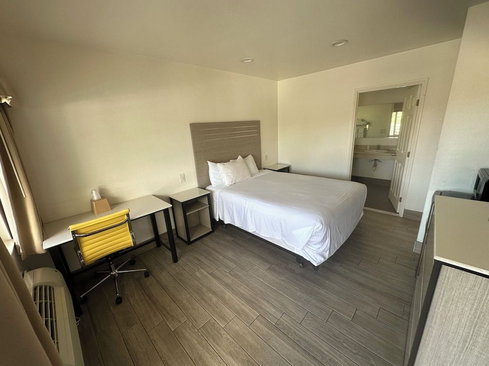 undefined Town and Country Inn 5