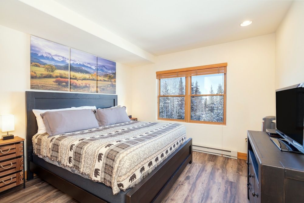 Condo, 2 Bedrooms