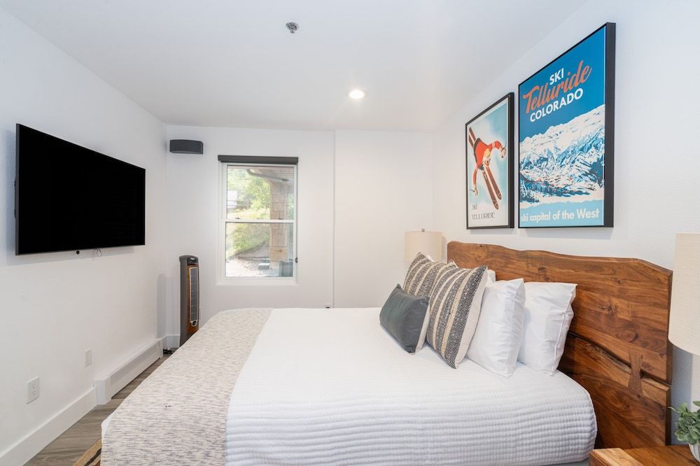 Condo, 2 Bedrooms
