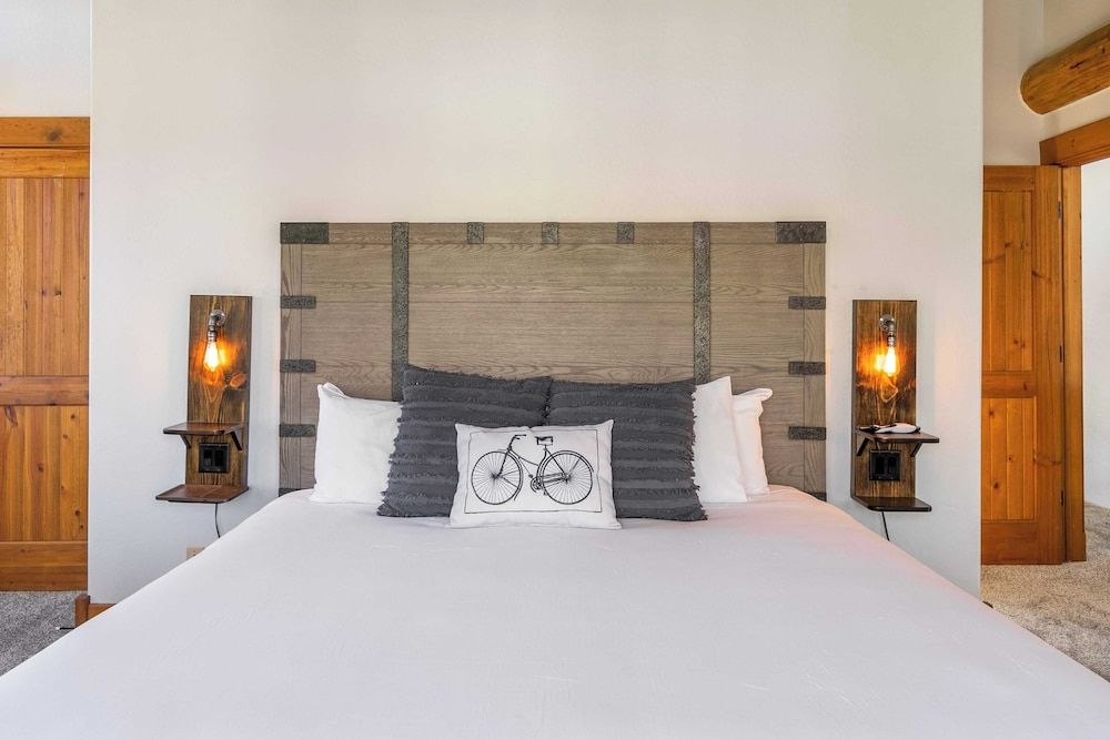 House (4 Bedrooms)