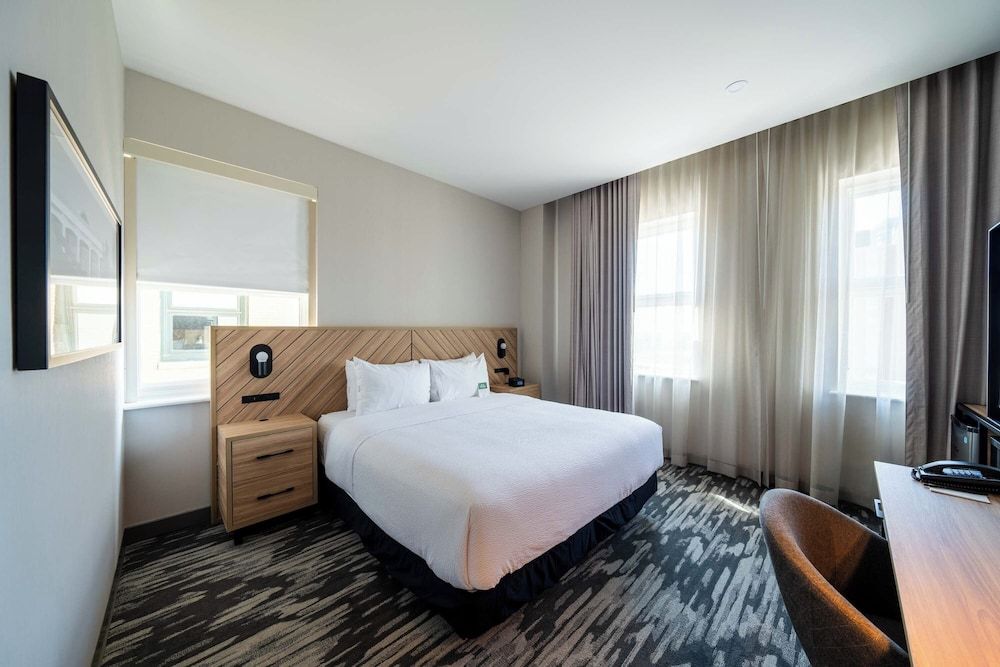 Standard Room, 1 King Bed, Accessible, Non Smoking