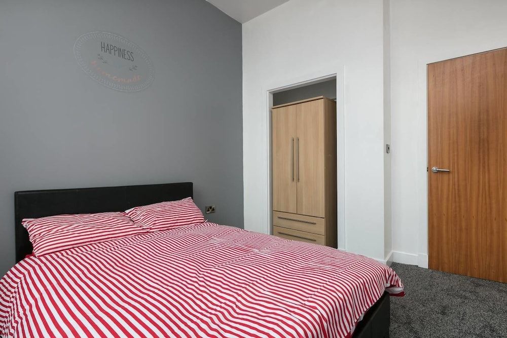 undefined Apartment 33 5