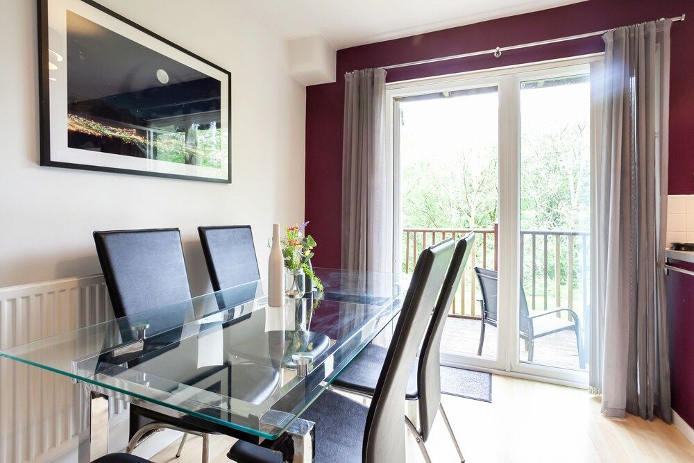 Lakeside view - Manchester townhouse Classic Townhome, 3 Bedrooms, Balcony, Lakeside 11