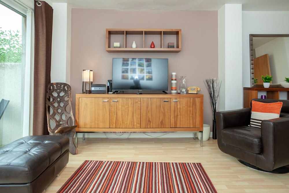 Lakeside view - Manchester townhouse Classic Townhome, 3 Bedrooms, Balcony, Lakeside 16