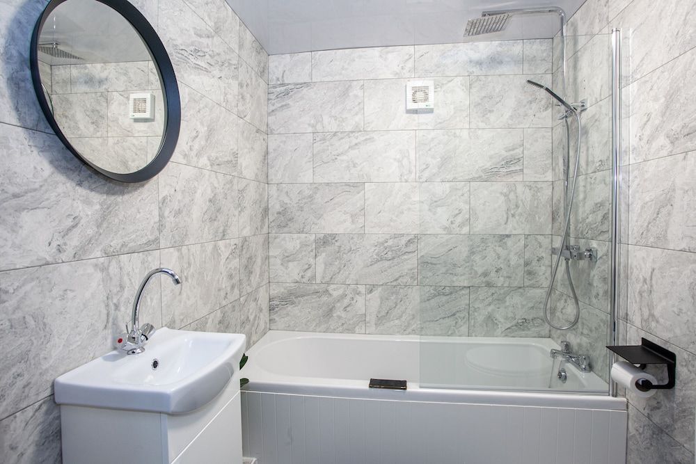 Trafford Place Apartment, 2 Bedrooms 17