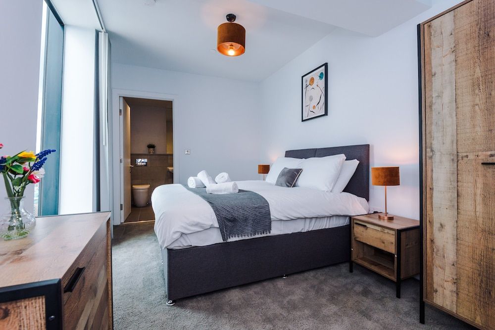 Hilltop Serviced Apartments- Deansgate Family Apartment, 3 Bedrooms, City View 3