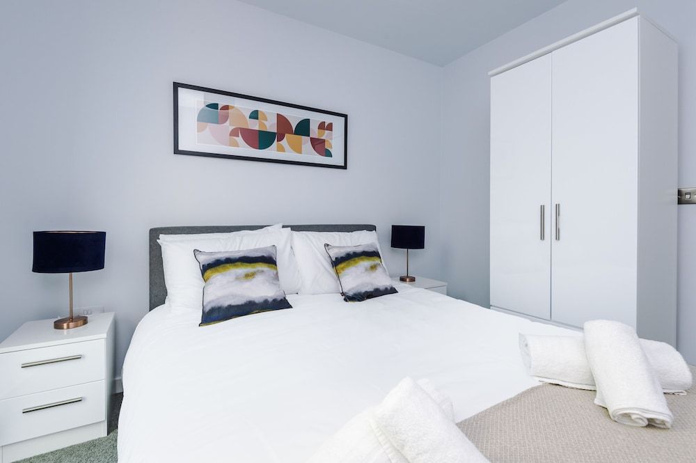 Hilltop Serviced Apartments- Deansgate Deluxe Apartment, 2 Bedrooms, Canal View 6