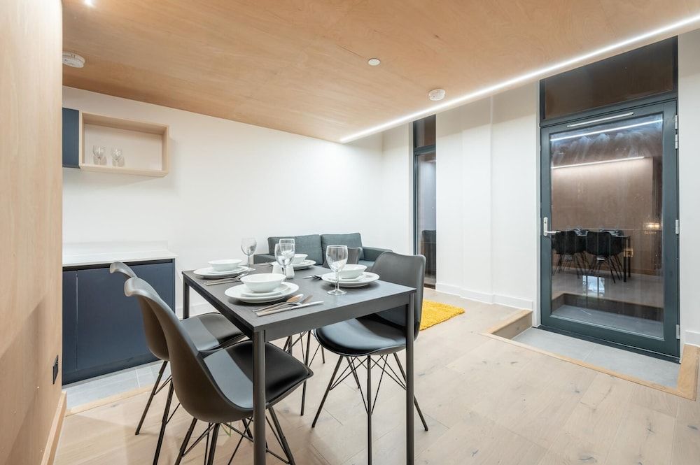 undefined Stunning 2BD Apartment in Manchester 2