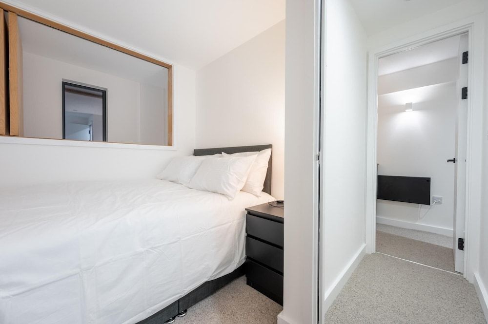 undefined Stunning 2BD Apartment in Manchester 4