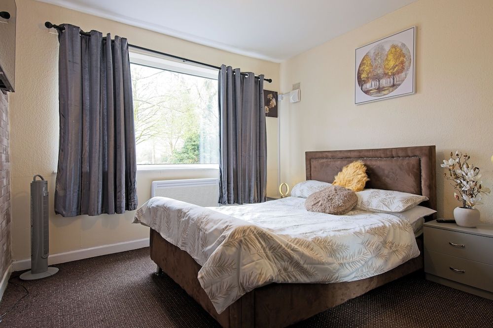 undefined Stylish Five Star Rated Apartment 6