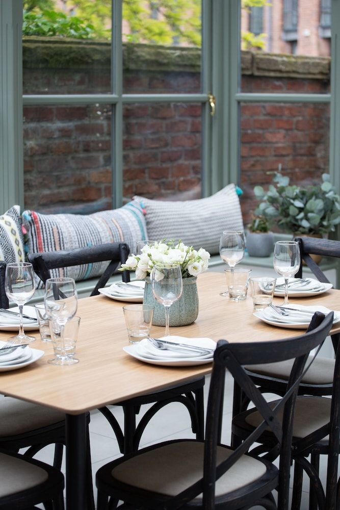 Lock Keepers Cottage - Detached House in the City Luxury Cottage, Private Bathroom, Canal View 32