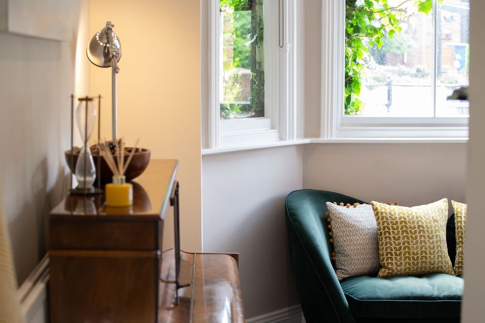 Lock Keepers Cottage - Detached House in the City Luxury Cottage, Private Bathroom, Canal View 25