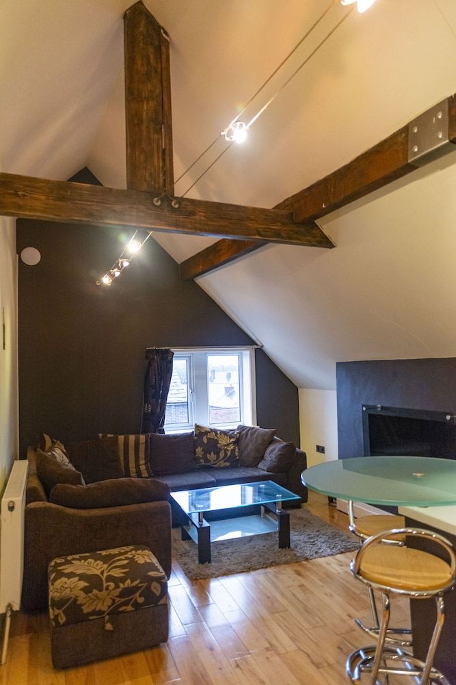 undefined The Apartment No 2 The Old Red King Pub