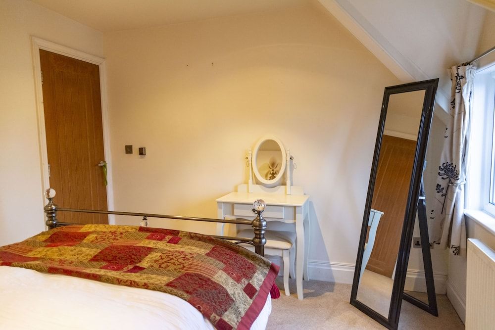 undefined The Apartment No 2 The Old Red King Pub 3