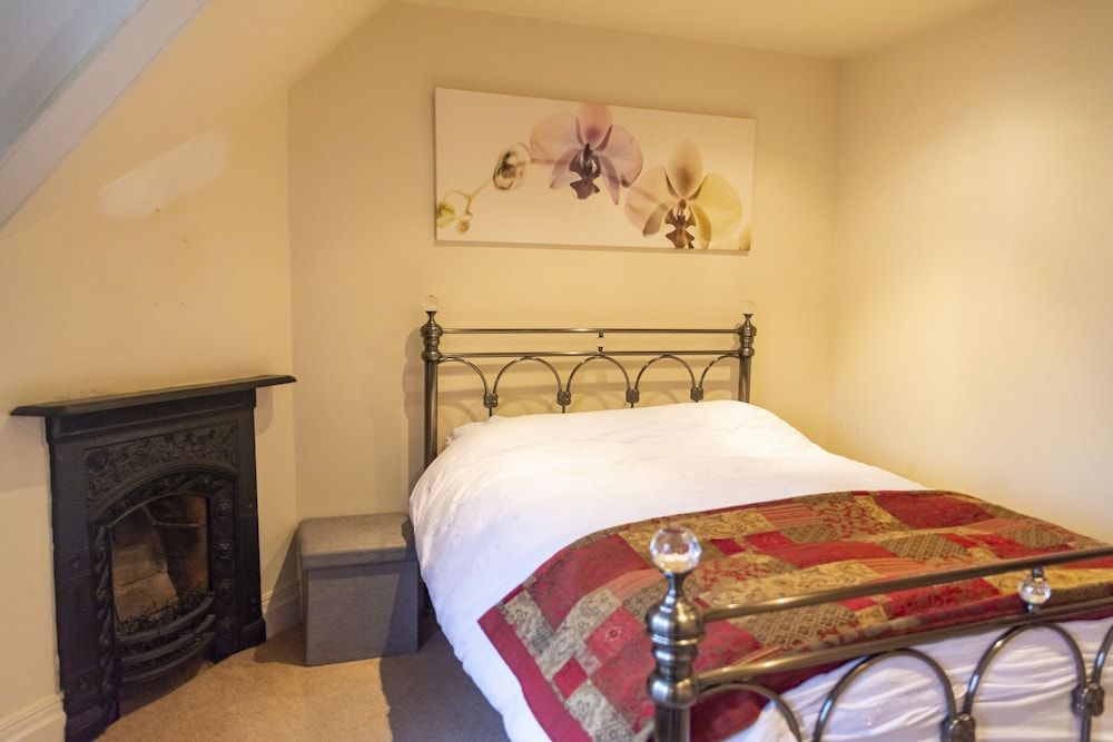 undefined The Apartment No 2 The Old Red King Pub 4