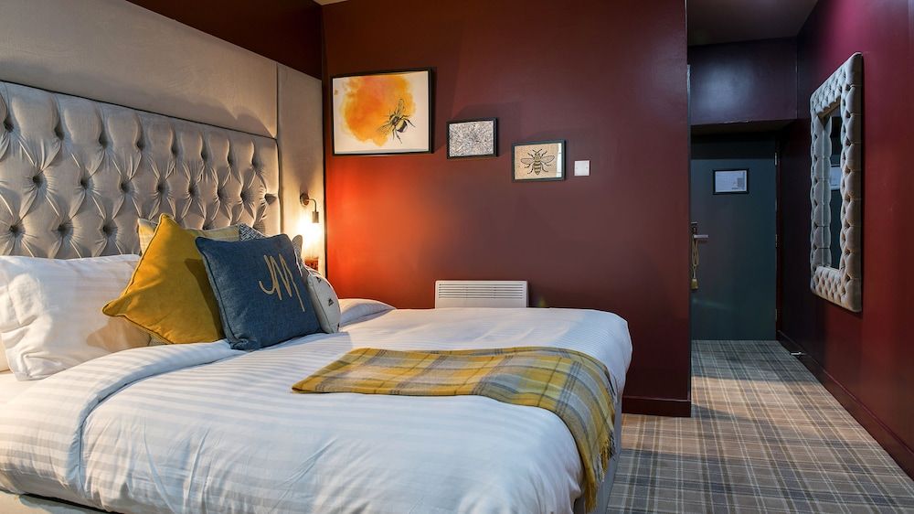 Manchester Hall King Room (Basement) 6