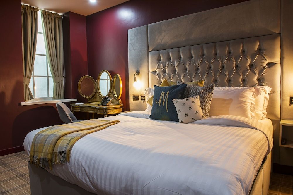 Manchester Hall King Room (Basement) 5