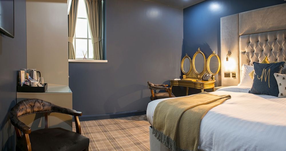 Manchester Hall King Room (Basement) 3