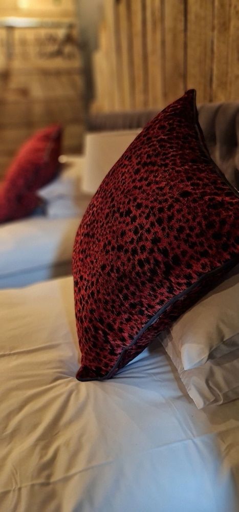 The Waterside Bar Rooms & Restaurant Twin Room, Ensuite (Francis Edgerton) 6