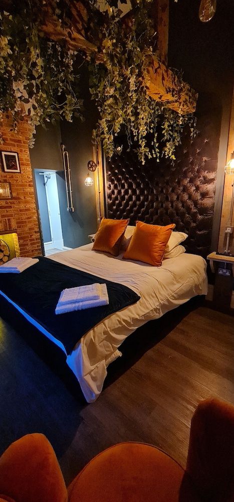 Double Room, Ensuite, Canal View (Bridgewater)
