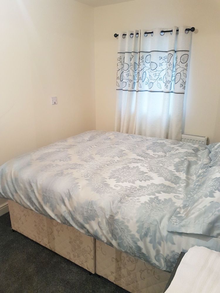 undefined Dobcross 4