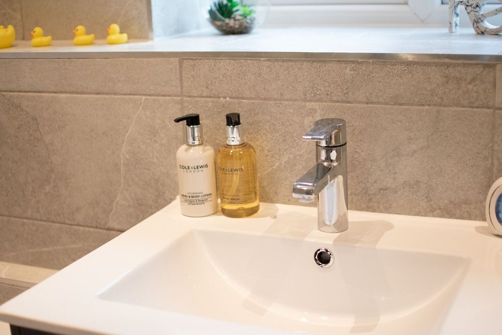 Moseley Gardens City House, Ensuite, Garden View (Number 62) 17