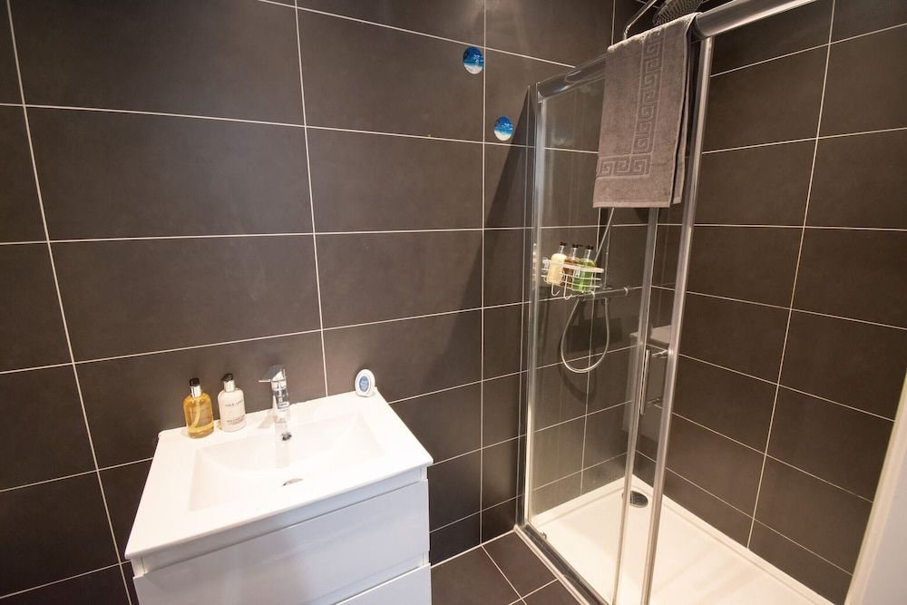 Moseley Gardens City House, Ensuite, Garden View (Number 62) 15