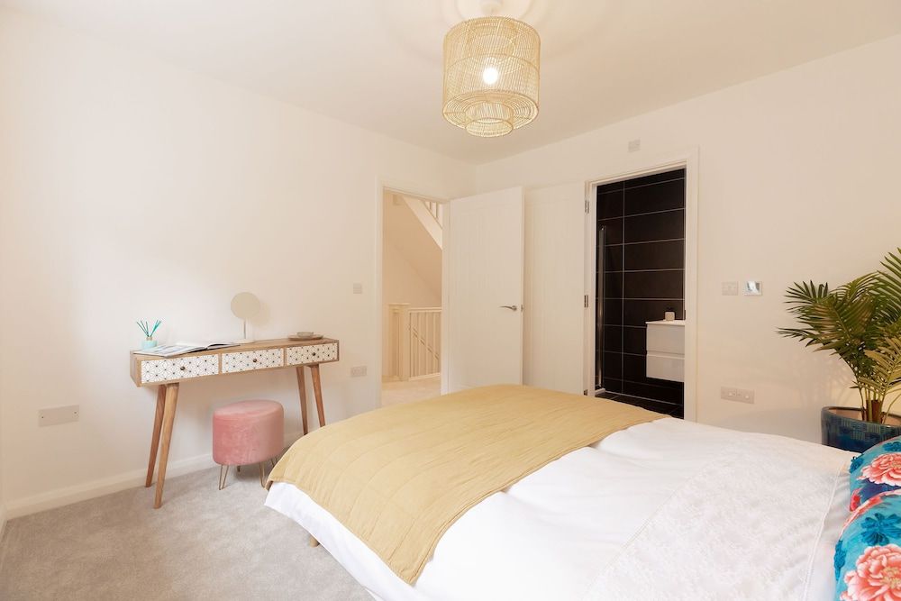 undefined Moseley Gardens 4