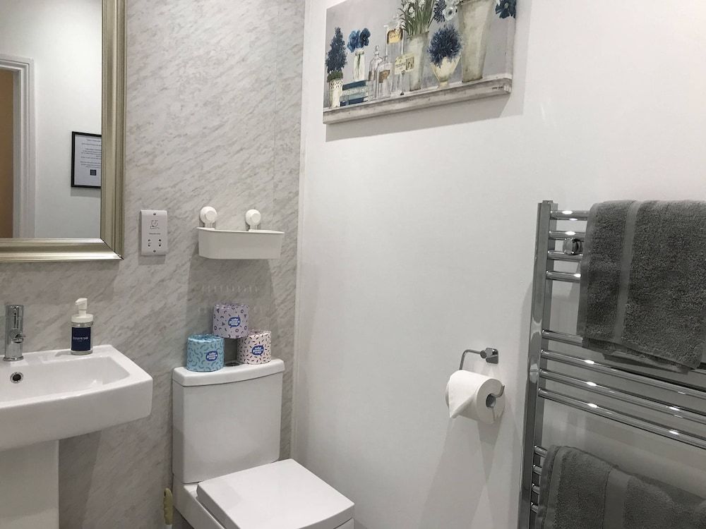 Stylish Modern 3-bed House nr Manchester City ctr Premium House, Private Bathroom 13