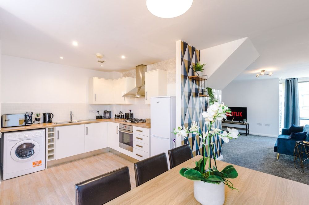 undefined 3 Bed House Manchester by MCR Dens 10