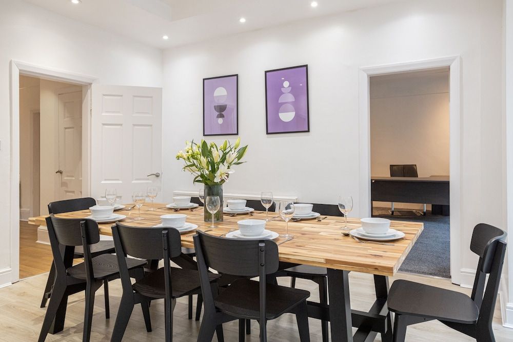 undefined Pillo Rooms - 4BR House near Heaton Park 5