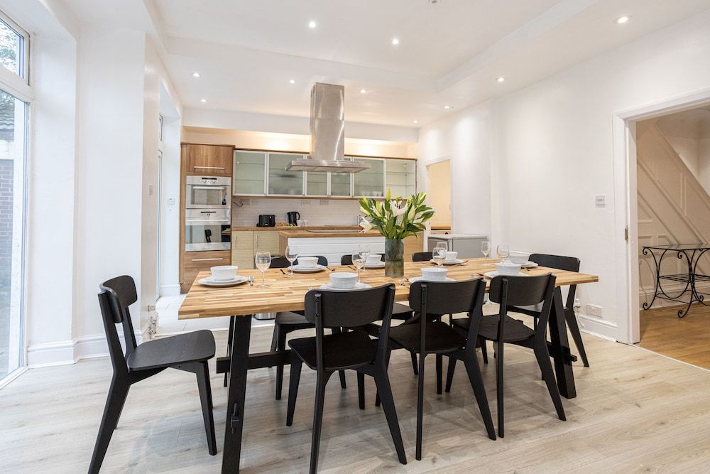 undefined Pillo Rooms - 4BR House near Heaton Park 3