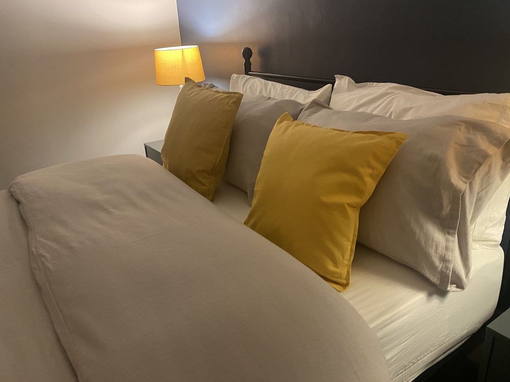 undefined Refurbished 3 Bed House in Manchester 10