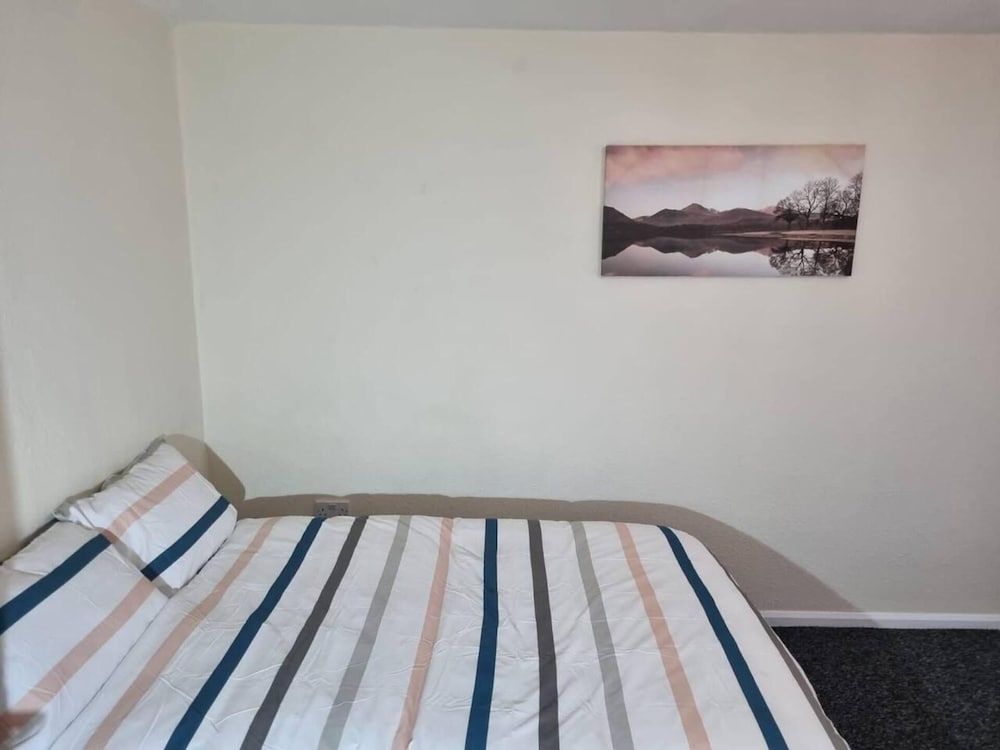 undefined Nice Residential Within Easy Reach To Town 4