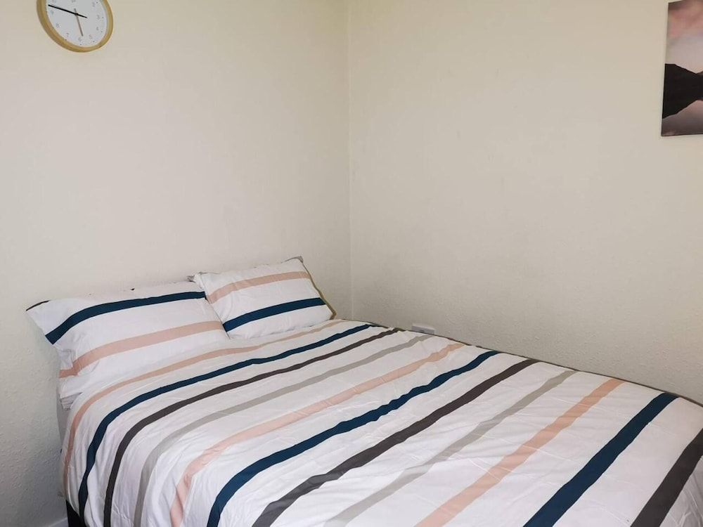 undefined Nice Residential Within Easy Reach To Town 6