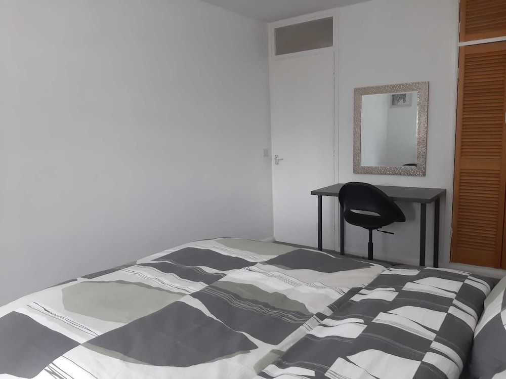 undefined Beautiful 1-bed House by Manchester City Stadium 7