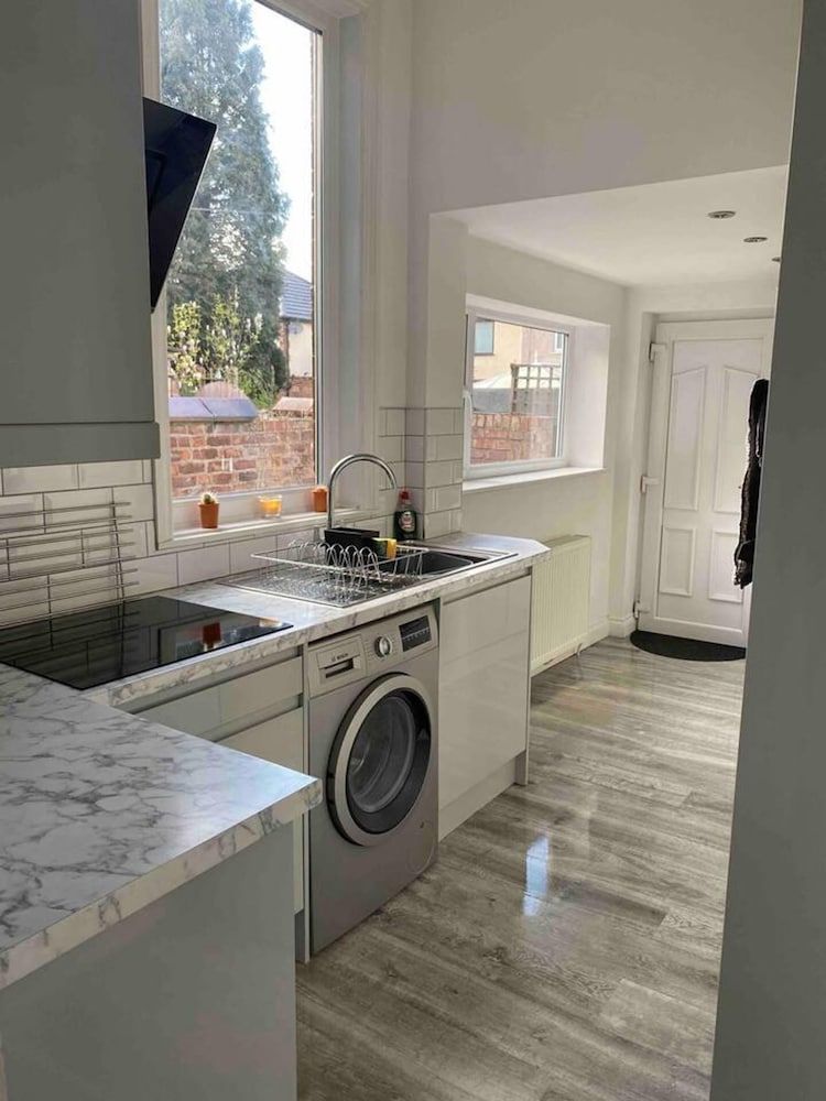 undefined Immaculate 2-bed House in Manchester 6