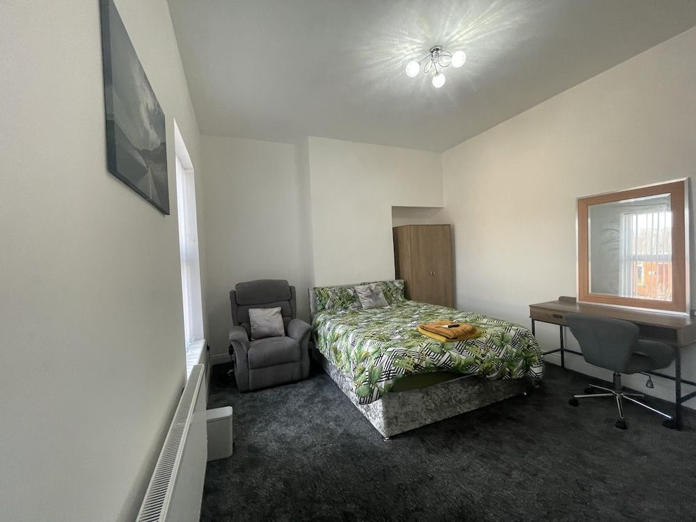 undefined Great House 10mins to Manchester City Centre 10