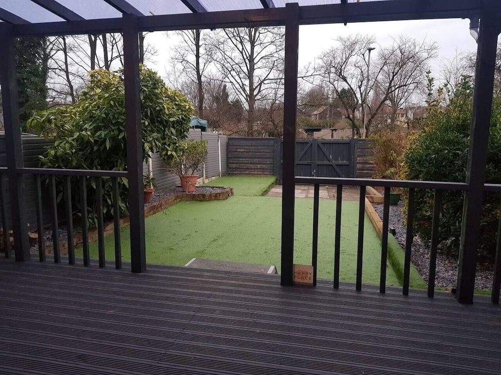 undefined Bright 4-bed House 15 min to Manchester Centre 2