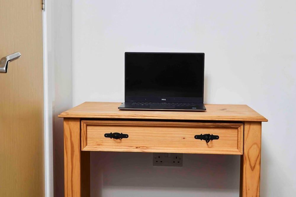 Dellehomes Remarkable 4-bed House in Manchester House 50