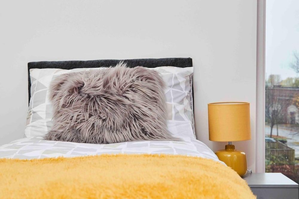 Dellehomes Remarkable 4-bed House in Manchester House 20