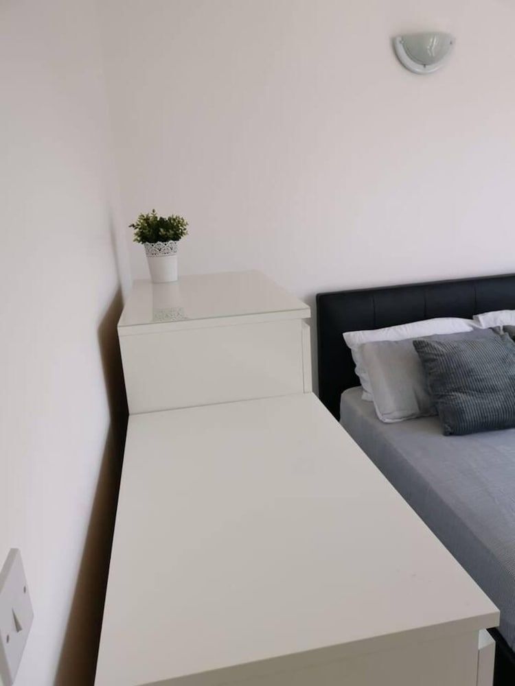 Dellehomes Remarkable 4-bed House in Manchester House 16