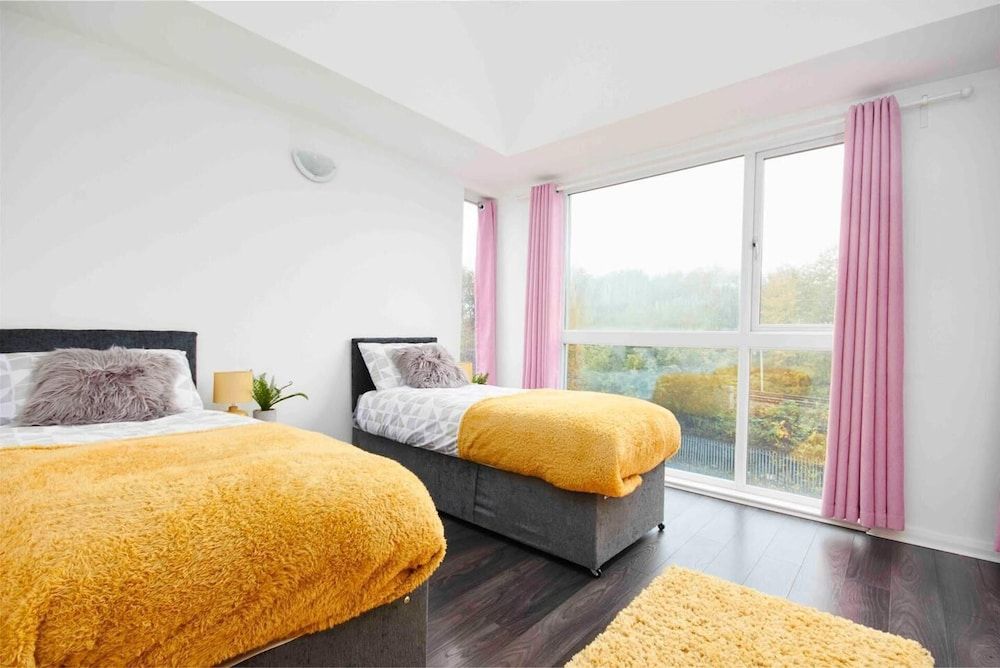 Dellehomes Remarkable 4-bed House in Manchester