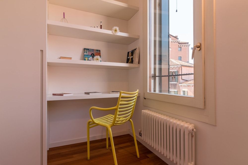 20 Windows on Venice Apartment, 3 Bedrooms 35