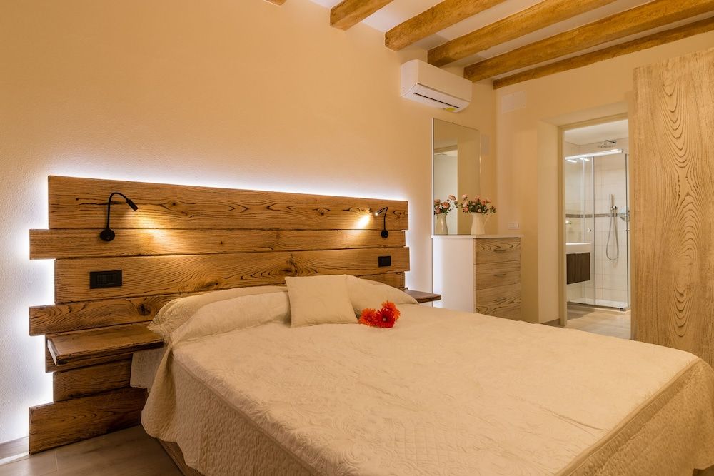 Bragora 3524 Between S. Marco & Biennale Apartment, 2 Bedrooms, 2 Bathrooms