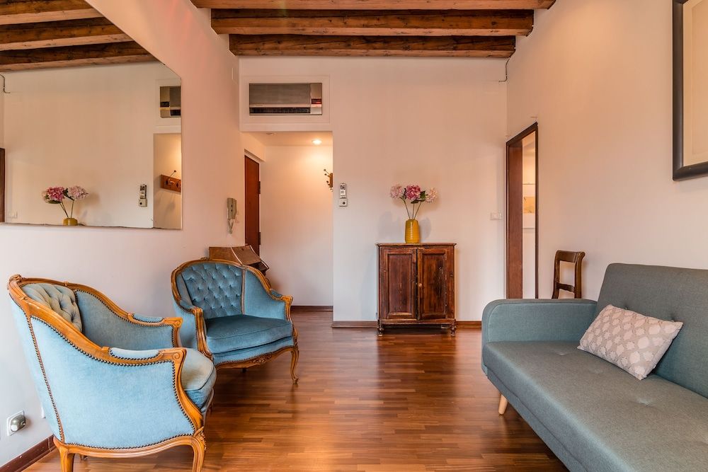 Venezia Spirito Santo Canal View Apartment, 2 Bedrooms 26