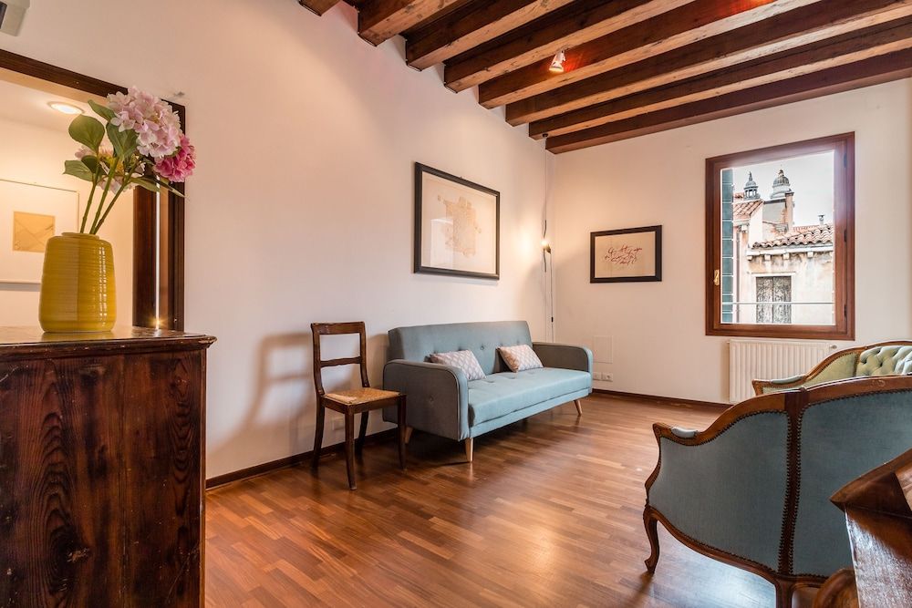 Venezia Spirito Santo Canal View Apartment, 2 Bedrooms 29